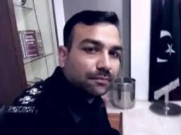 پشاور میں پولیس موبائل کے قریب خودکش دھماکا،سب انسپکٹر کانسٹیبل شہید
