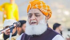 مولانا فضل الرحمان کی سڑکوں پر آنے کی پھر دھمکی
