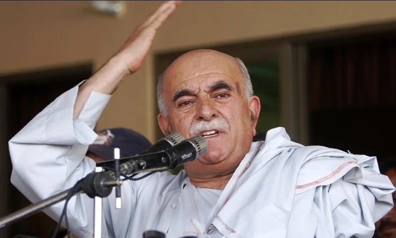 ملکی بحران کا حل موجودہ حکومت کی رخصتی میں ہے(محمود خان اچکزئی)