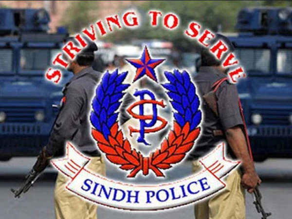 سندھ پولیس میں کم عمر بھرتیوں نے قانون کی دھجیاں اڑا دیں