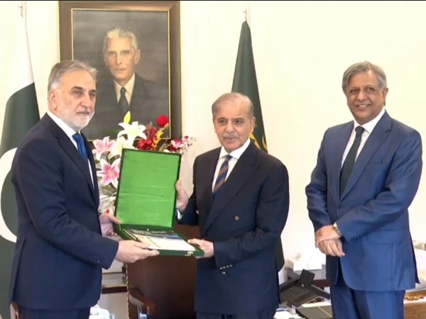 کرپشن اور بد عنوانی کا خاتمہ اولین ترجیحات میں شامل ہیں( وزیراعظم )