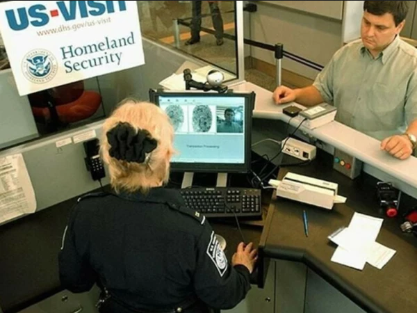 امریکا نے پاکستانیوں کے لیے ویزہ شرائط مزید سخت کر دیں