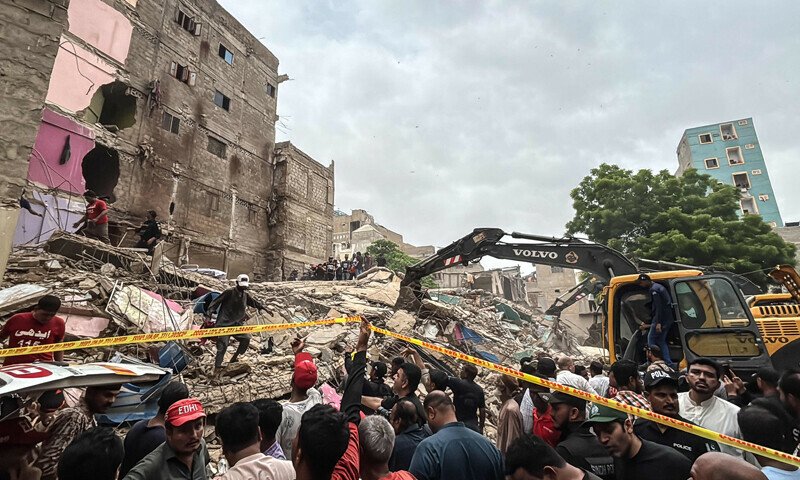 لیاری بغدادی میں 5منزلہ عمارت گرگئی، 10افراد جاں بحق، 12زخمی