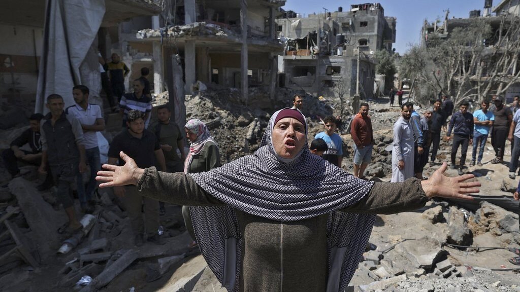 غزہ میں وحشت زدہ یہودی فوج کی درندگی (175 مسلم شہید)