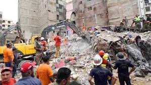 لیاری میں مخدوش عمارتیں گرنا شروع( سنگین سانحے کا خطرہ )