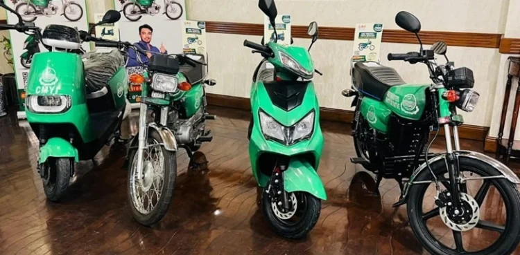 10 ہزار خواتین ورکرز کو ای بائیک دینے کا فیصلہ