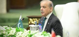 پاک فضائیہ کے شاہین وطن کی حفاظت کیلئے سیسہ پلائی دیوار ہیں، وزیراعظم