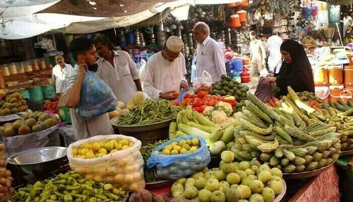 سیلاب کو جواز بناکر مہنگائی کا طوفان، حکومت نے نمٹنے کیلئے کمیٹی قائم کردی