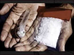 ضلع وسطی' تھانہ گلبرگ کی حدود میں آئس کی فروخت ،ویڈیو موصول