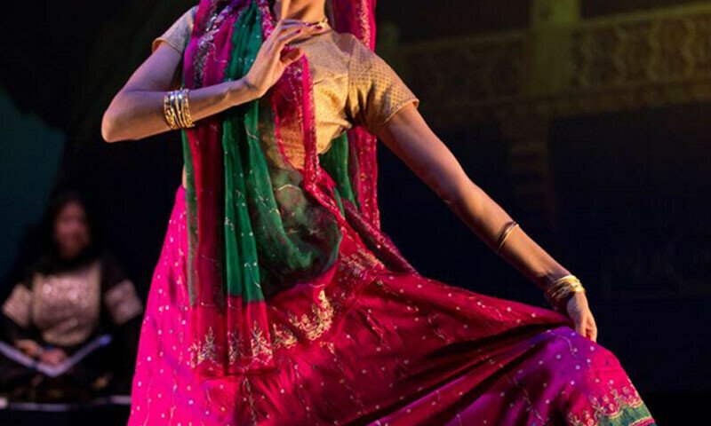 کراچی ، بیرونِ ملک ڈانس گروپس بھجوانے والے ایجنٹ سرگرم