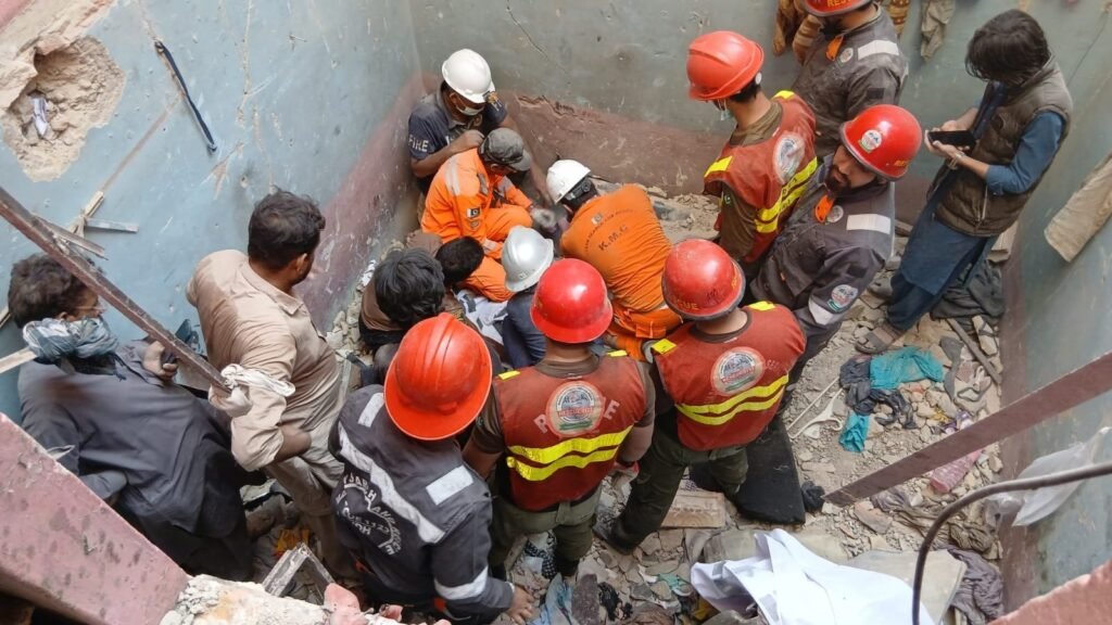 سولجر بازار میں گیس سلنڈر دھماکا، 16افراد جاں بحق،13زخمی