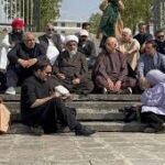 اپوزیشن اتحاد کاعمران خان کی اسپتال منتقلی کیلئے احتجاج جاری