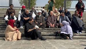 اپوزیشن اتحاد کاعمران خان کی اسپتال منتقلی کیلئے احتجاج جاری