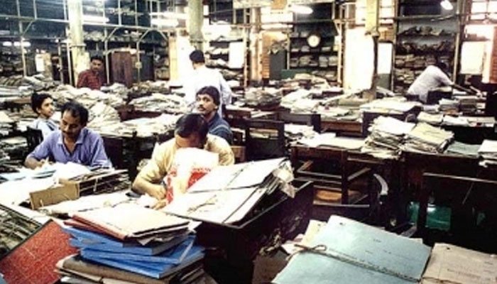 مومن آباد اور منگھوپیر ٹاؤنز میں مشکوک ملازمین کی بھرمار