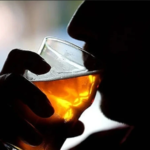 ناظم آباد،زہریلی کچی شراب پینے سے 3 افراد ہلاک(رپورٹ طلب)