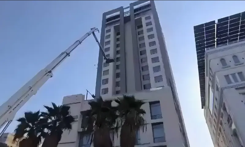 لطیف آباد میں سات منزلہ عمارت میں خلاف ضابطہ تعمیرات