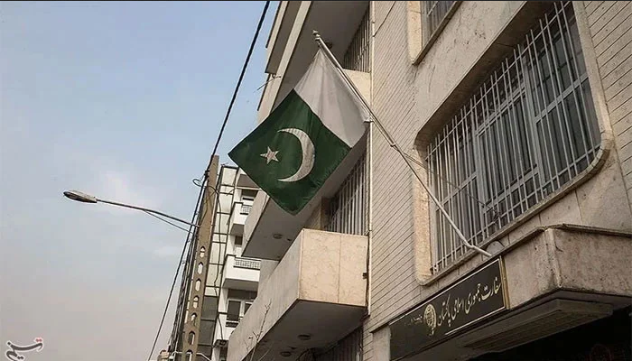 تہران میں پاکستانی سفارتخانے کے قریب اسرائیل کی بمباری