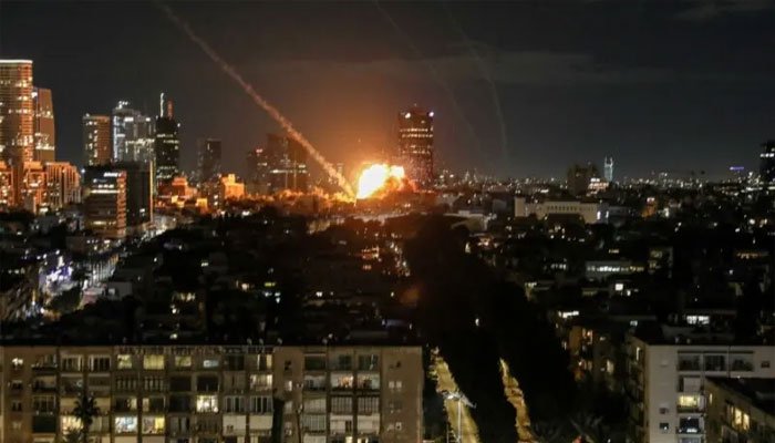 نئے سپریم لیڈر کے انتخاب ،ایرانی تازہ حملے، 4 امریکی میزائل شکن ریڈار تباہ کرنے کا دعویٰ