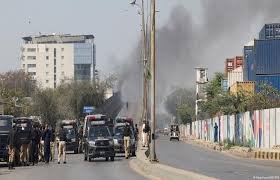 مظاہرین پر سیدھی گولیاں برسانے والا ایس ایچ اوماڑی پورمعطل نہ ہوسکا