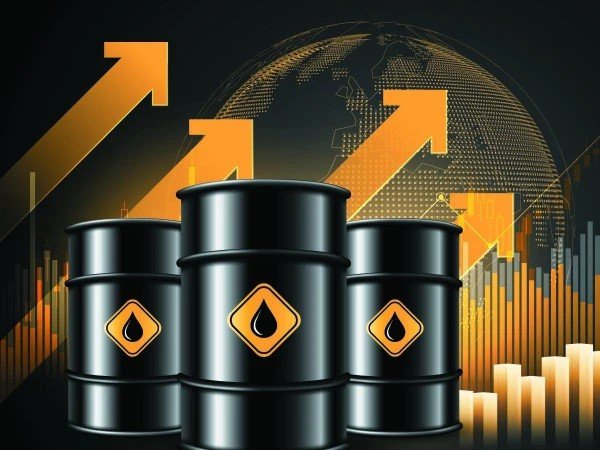 عالمی منڈی میں ایک بار پھر تیل کی قیمتیں بلند سطح پر پہنچ گئیں