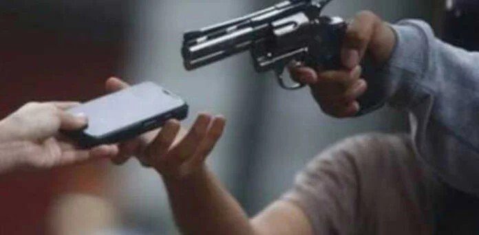 کراچی میں اسٹریٹ کرائم بے قابو، ڈھائی ماہ میں 11 ہزار سے زائد وارداتیں رپورٹ