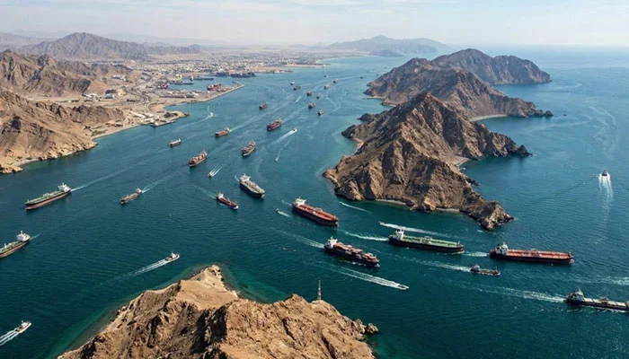 ایران کا آبنائے ہرمز کھولنے کا اعلان ،تجارتی جہازوں کی آمد و رفت بحال،ٹرمپ ایران کے شکر گزار