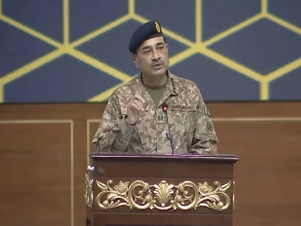 دہشت گردوں کے ناسور کے خاتمے تک چین سے نہیں بیٹھیں گے،فیلڈ مارشل