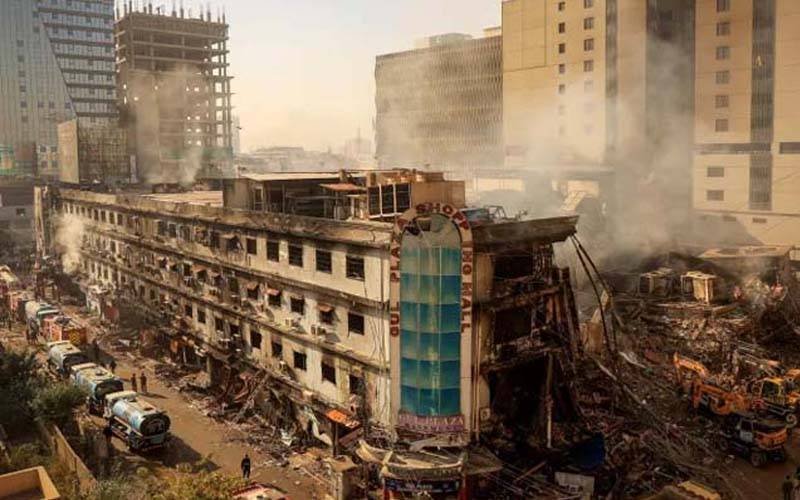 سانحہ گل پلازہ، جاں بحق 61 خاندانوں کو فی کس ایک کروڑ معاوضہ مل گیا