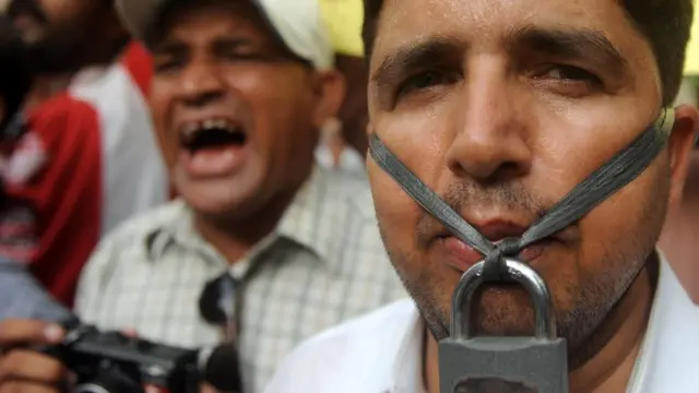 پیکا قانون صحافیوں اور شہریوں کے لیے خطرناک، ہیومن رائٹس کمیشن کی تازہ رپورٹ