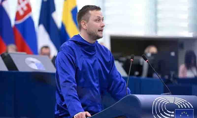 ہم کوئی برف کا ٹکڑا نہیں ہیں، گرین لینڈ کے وزیراعظم کا ٹرمپ کو دو ٹوک جواب