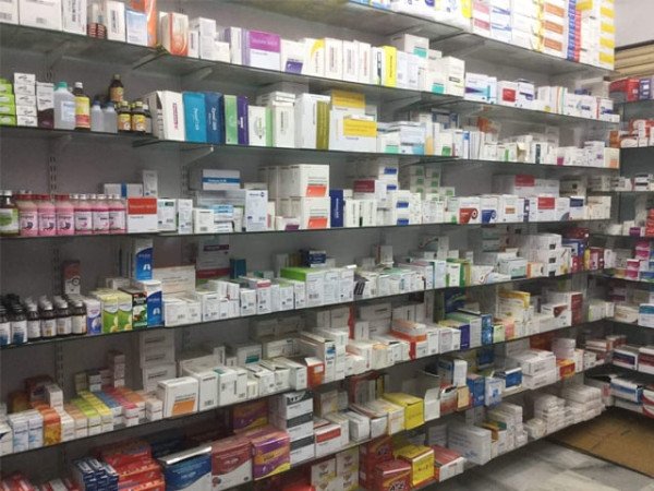 ڈینسو ہال میڈیکل مارکیٹ پر چھاپا، 20 دکانیں سیل