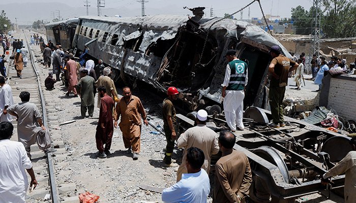 کوئٹہ ٹرین دھماکا،ایف سی اہلکاروں سمیت 30 شہادتیں،50 زخمی