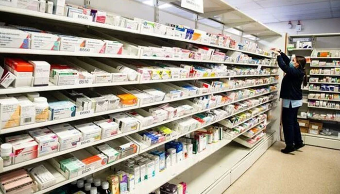برطانیا میں مریضوں کی زندگیاں دائو پر لگ گئیں، ادویات کی شدید قلت کا خدشہ
