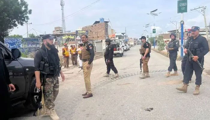 بنوں میں مشترکہ آپریشن، 16 دہشتگرد ہلاک،2 پولیس اہلکار شہید