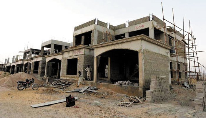لطیف آباد میں متنازع تعمیرات ، اورنگزیب رضی ملوث
