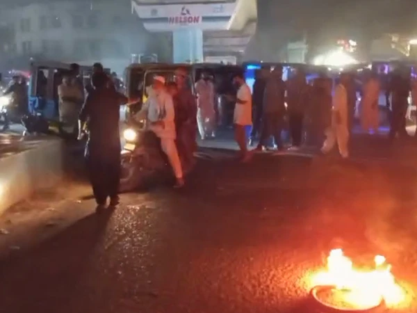 کراچی میں بجلی پانی کا بحران شدت اختیار کرگیا، شہری سراپا احتجاج،ہیٹ ویو نے مشکلات بڑھا دیں