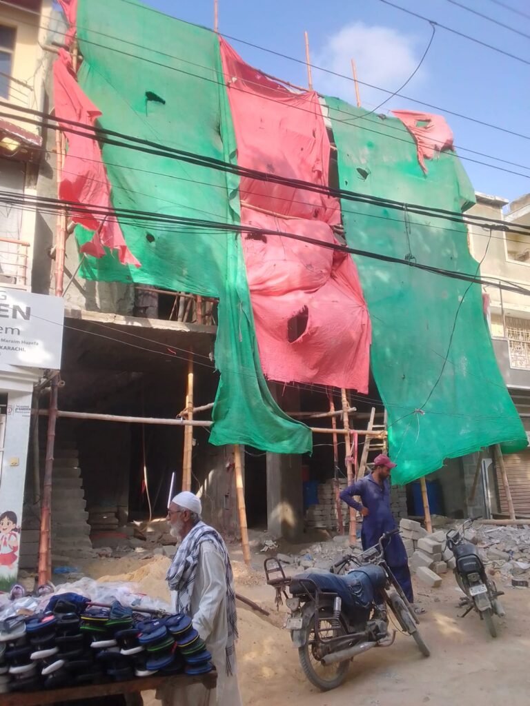سندھ بلڈنگ، نارتھ ناظم آباد میں نقشوں کے برعکس تعمیرات، علاقہ مکین پریشان