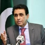 ایم کیو ایم میں منافقین اور غداروں کی کوئی گنجائش نہیں،خالد مقبول کا مصطفی کمال پر وار
