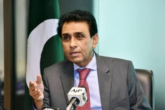 ایم کیو ایم میں منافقین اور غداروں کی کوئی گنجائش نہیں،خالد مقبول کا مصطفی کمال پر وار