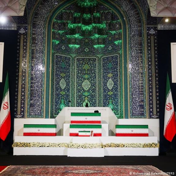 خامنہ ای کی آخری رسومات کا آغاز، دنیا بھر سے وفود کی تہران آمد