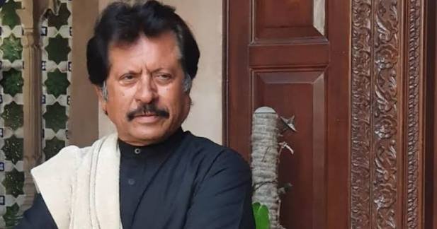عطا اللہ خان عیسی خیلوی کا اپنی قبر تیار کرنے کا انکشاف، سوشل میڈیا پر نئی بحث