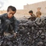 پاکستان میں اڑھائی کروڑ سے زائد بچے اسکولوں سے باہر ہونے کا انکشاف