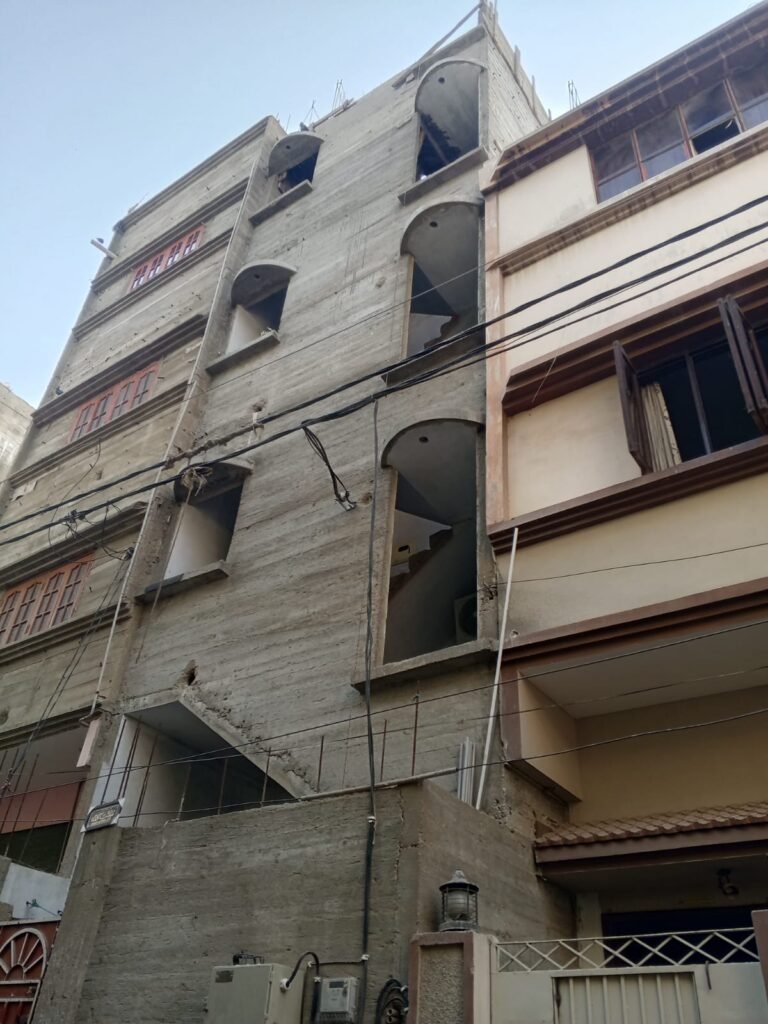 سندھ بلڈنگ، لیاقت آباد میں غیر قانونی تعمیرات پر مکینوں میں تشویش