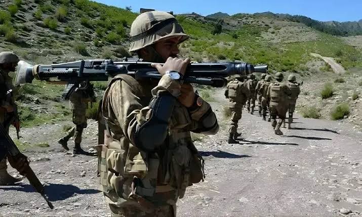 خاران میں دہشت گردوں کاپولیس اسٹیشن پر حملہ، تھانہ نذر آتش
