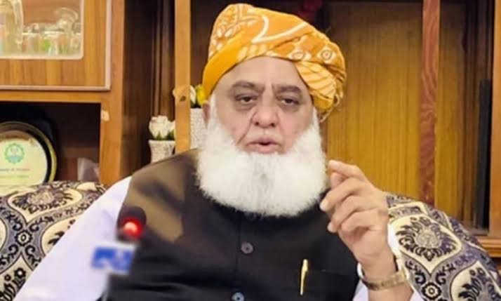 سپہ سالار سے کہوں گا اپنے  منصب کے حوالے سے کچھ رہنمائی لیں، مولانا فضل الرحمان