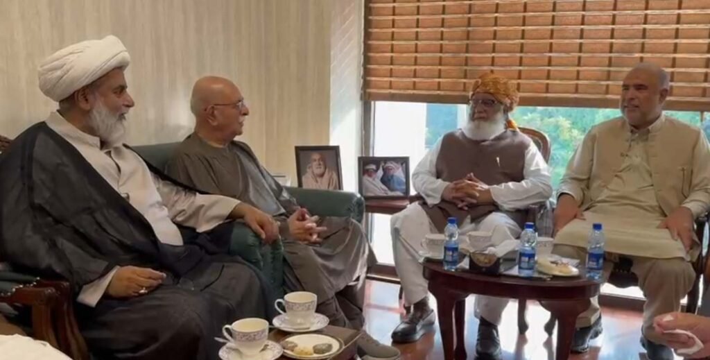 مولانافضل الرحمن کی اپوزیشن لیڈر محمود خان اچکزئی سے ملاقات،متحدہ اپوزیشن کے قیام کا اعلان