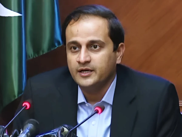 میئر کراچی  کی بے ضابطگیوں میں ملوث افسران کو ملازمت سے برطرف کرنے کی منظوری