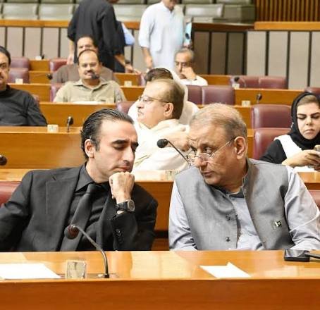 پیپلز پارٹی کا پارلیمان میں حکومت سے تعاون نہ کرنے کا فیصلہ