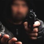 یونیورسٹی روڈ پر شاپنگ مال میں بڑی ڈکیتی، ڈیڑھ کلو سونا اور 14 کلو چاندی لوٹ لی گئی