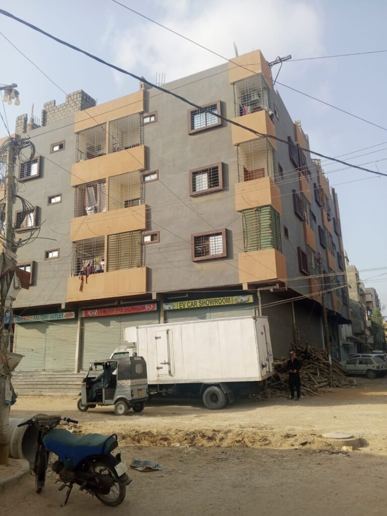 سندھ بلڈنگ، ضلع کورنگی میں تعمیراتی بے ضابطگیاں ، نگرانی پر سوالیہ نشان